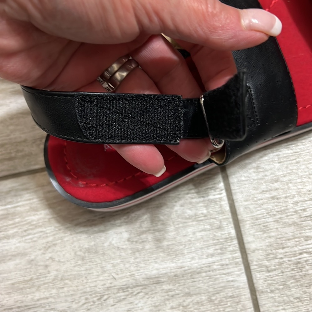 Adrienne Vittadini Sport Red & Black Sandals-8M - Picture 8 of 10